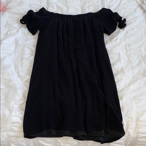 Off the shoulder black dress - Picture 1 of 5